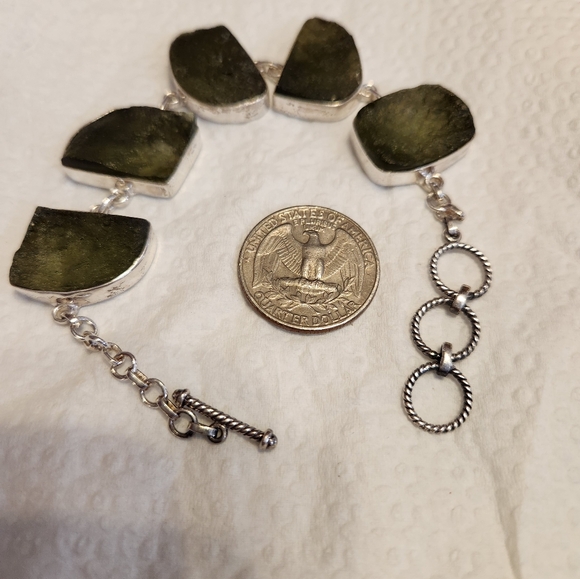 Moldavite bracelet 46.5 ctw  Sterling Silver. - Picture 4 of 11